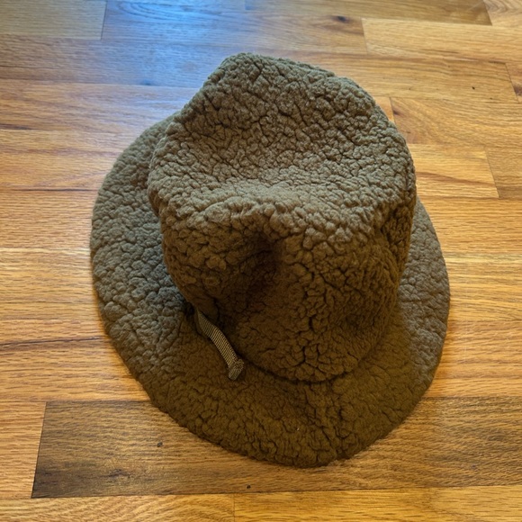 Cozy Brown Sherpa Bucket Hat - Picture 1 of 4